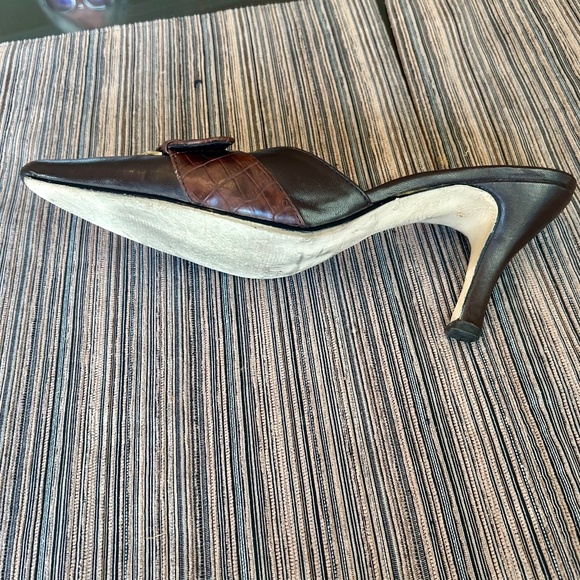 Impo Brown Leather Slides with Alligator Print Strip & Buckle Size 9 - Picture 6 of 7